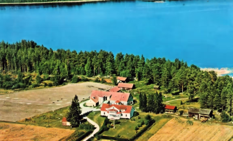 Monninsaari Manor